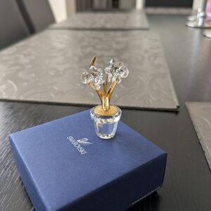 Swarovski Clear Crystal Narcissies With Gold Stems Comes With Original Box/Cert.